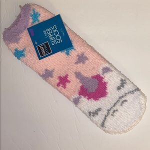 😊FREE😊With $20 Purchase - NWT unicorn socks - Fuzzy & warm